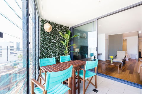RIVER, 1BDR Melbourne Apartment - Accommodation QLD 6