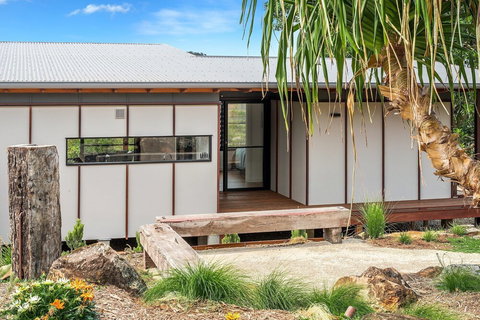 Your Luxury Escape - Carinya Cottages 5 - Accommodation QLD 2