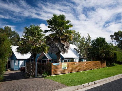 Affordable Twin Peaks 2 - Accommodation QLD 5