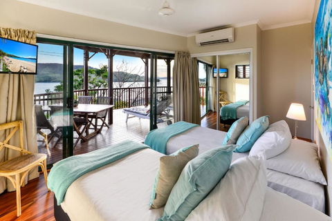 NEWLY BEAUTFULLY RENOVATED 16 The Casuarina 3 Bedroom House With 180 Degree Ocean Views - Accommodation QLD 3