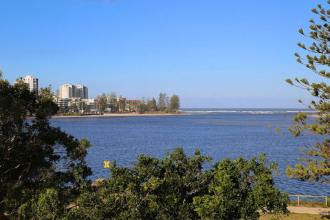 Golden Shores U8 21 Landsborough Parade - Accommodation QLD 4