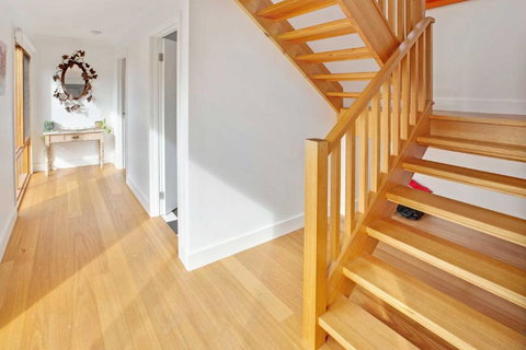 Waterfront Sanctuary Raymond Island Getaway - Accommodation QLD 6