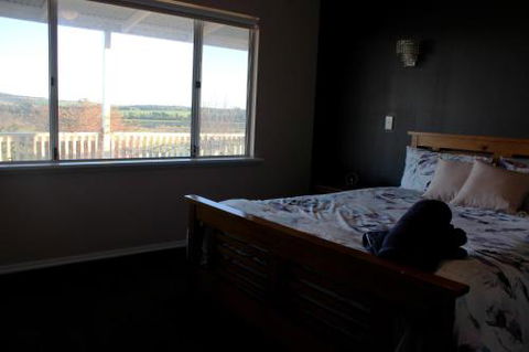A Better Life Animal Sanctuary FarmStay Private Two Bedrooms Lounge Room & Bathroom & Toilet Shared Kitchen - Accommodation QLD 4