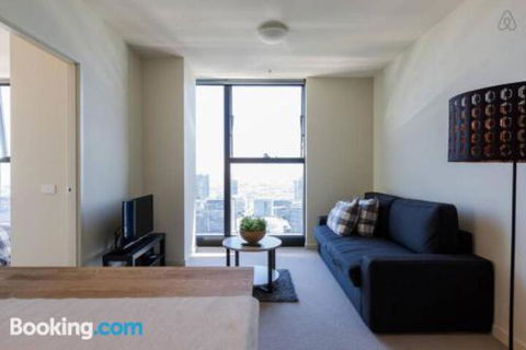 A Cozy CBD Suite With Spectacular City Views - Accommodation QLD 1