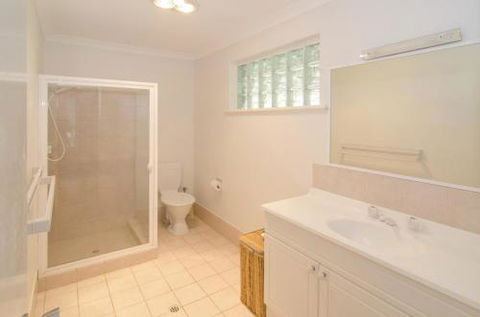 Anchors Away - Accommodation QLD 6