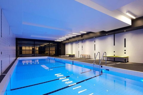 A Modern & Central Apt With Beautiful City Views - Accommodation QLD 6