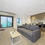 A Modern & Central Apt With Beautiful City Views - Accommodation QLD 0