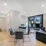 A Cozy & Stylish Suite Near Melbourne Central - Accommodation QLD 0