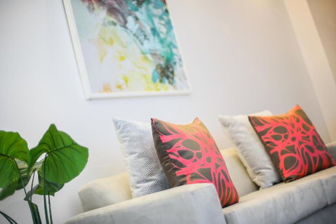 A Comfy & Central 2BR Apt Near Flinders Station - Accommodation QLD 1