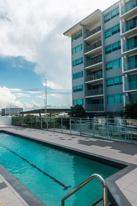 Airtrip Apartments On River Street - Accommodation QLD 1