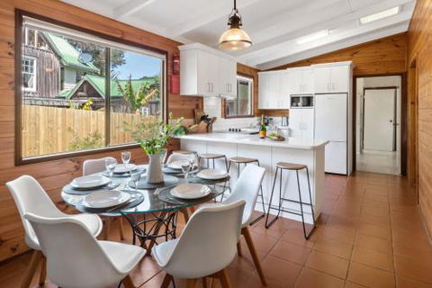 Coleys Beach House Yallingup - Accommodation QLD 6