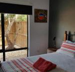 Red Ochre  Large 1BR with Private Courtyard - Accommodation QLD