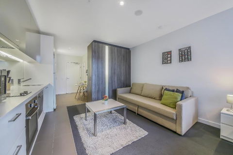 A Cozy & Comfy Studio Next To Southern Cross - Accommodation QLD 6
