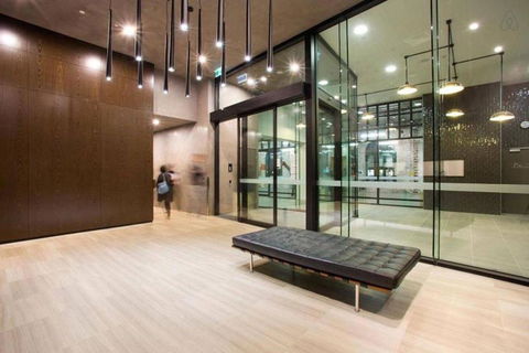 A Charming Studio With Stunning City Views - Accommodation QLD 2