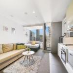 A Charming Studio With Stunning City Views - Accommodation QLD 0