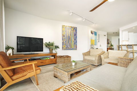 Apartment 2 Surfside - Accommodation QLD 6