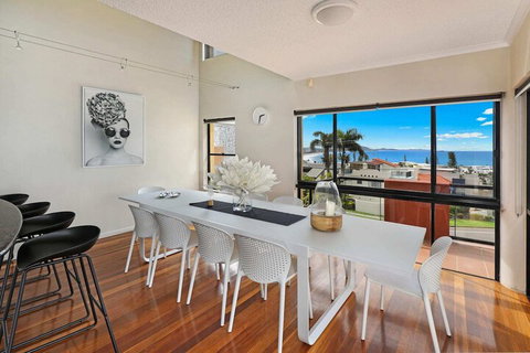 PRTFINO Ultimate Penthouse - Accommodation QLD 6