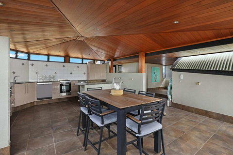 PRTFINO Ultimate Penthouse - Accommodation QLD 4