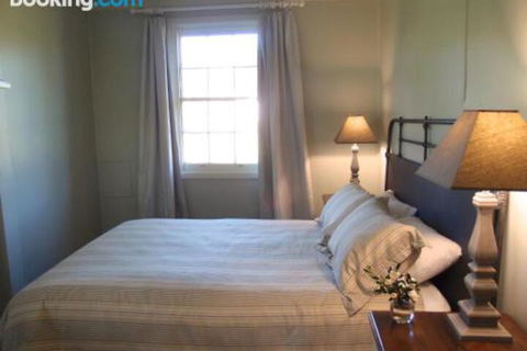 Old Schoolmasters Cottage On The Barrington River - Accommodation QLD 3