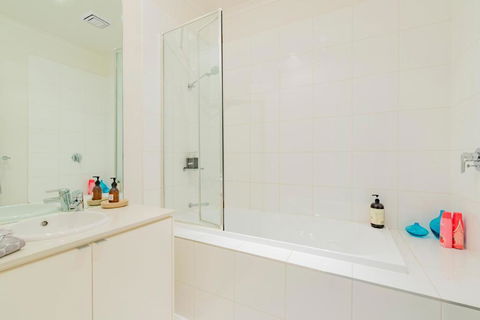 Stylish 3 Bedroom Condo - Accommodation QLD 6