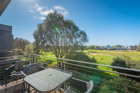 Stylish 3 Bedroom Condo - Accommodation QLD 5