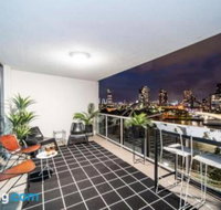 3br Stylish Apt CBD River  City Views SpaSaunaPoolWIFINetflix - Accommodation QLD