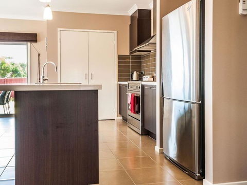 Valencia - Accommodation QLD 5