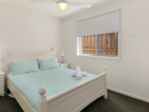 Swan Bay Lookout - Accommodation QLD 2
