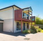 Beachside Villa Cowes - Accommodation QLD