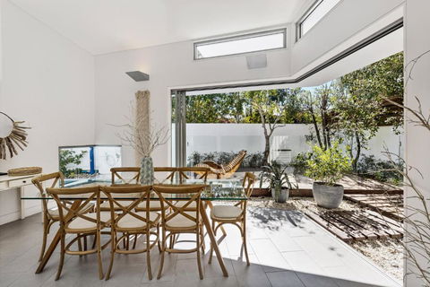 Ultimate Light & Space Noosa Heads - Accommodation QLD 2