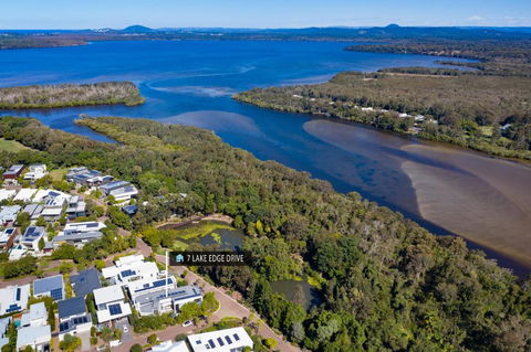 Ultimate Light & Space Noosa Heads - Accommodation QLD 3