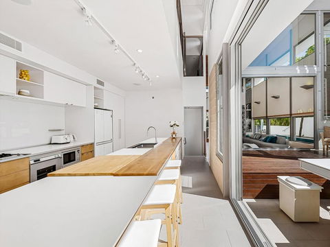 Ultimate Light & Space Noosa Heads - Accommodation QLD 6
