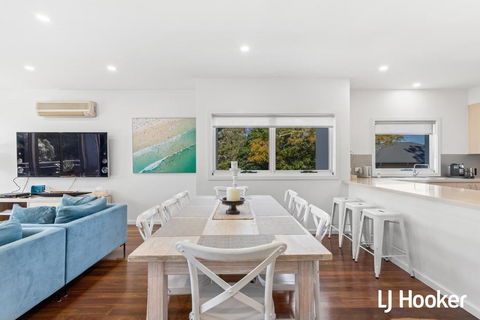 Amazing Sunrises From Your Balcony - Accommodation QLD 5