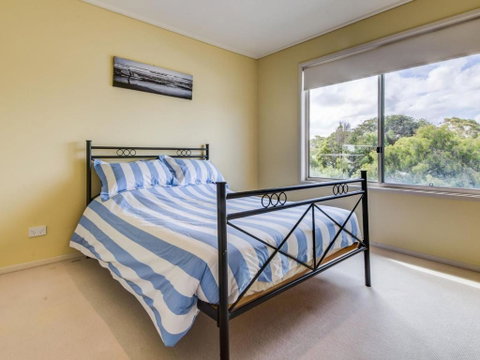 Cuttriss By The Beach - Accommodation QLD 3