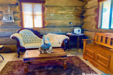 Amarina Farm Stay & Gardens - Accommodation QLD 3