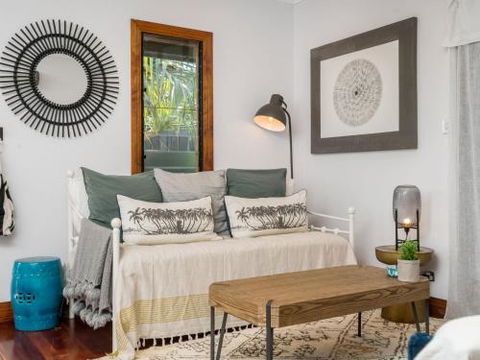 Black Beauty Studio - Accommodation QLD 3