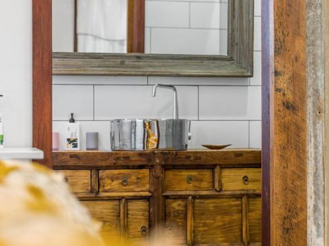 Black Beauty Studio - Accommodation QLD 1