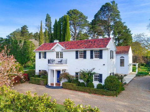 NARRAN Burradoo 4pm Check Out On Sundays - Accommodation QLD 0