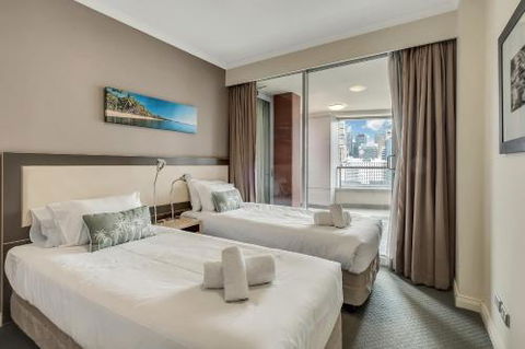 DREAM HARBOUR VIEW 2 BRM / GYM POOL & PARKING - Accommodation QLD 3