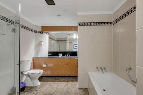 DREAM HARBOUR VIEW 2 BRM / GYM POOL & PARKING - Accommodation QLD 5