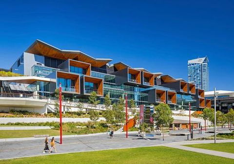 DREAM HARBOUR VIEW 2 BRM / GYM POOL & PARKING - Accommodation QLD 6