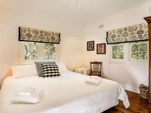 LAVENDER COTTAGE Alpine Southern Highlands 4pm Check Out Sundays - Accommodation QLD 6
