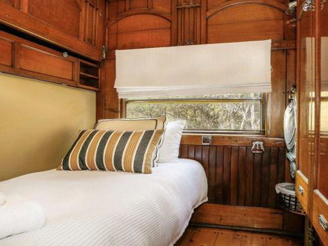 THE ANGAS CARRIAGE Alpine Southern Highlands 4pm Check Out On Sundays - Accommodation QLD 3