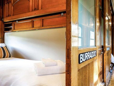 THE ANGAS CARRIAGE Alpine Southern Highlands 4pm Check Out On Sundays - Accommodation QLD 1