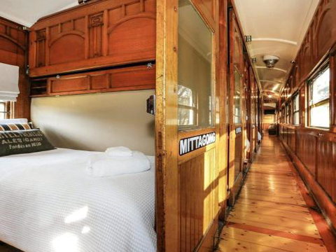 THE ANGAS CARRIAGE Alpine Southern Highlands 4pm Check Out On Sundays - Accommodation QLD 2