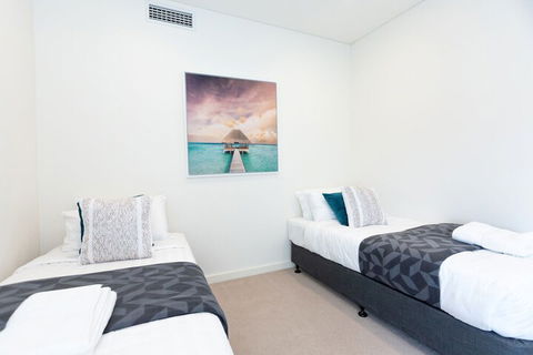 Enjoy Penthouse Living In The CBD - Accommodation QLD 2