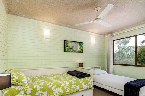 Air Conditioned Unit Stones Throw To The Waterfront - Accommodation QLD 4