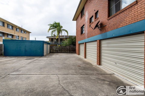 Air Conditioned Unit Stones Throw To The Waterfront - Accommodation QLD 0