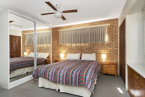 Ground Floor Air Conditioned Fabulous Waterviews Overlooking Pumicestone Passage - Accommodation QLD 5