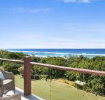WHITE WAVES 6 OCEAN VIEWS FROM BEACHFRONT BALCONY - Accommodation QLD